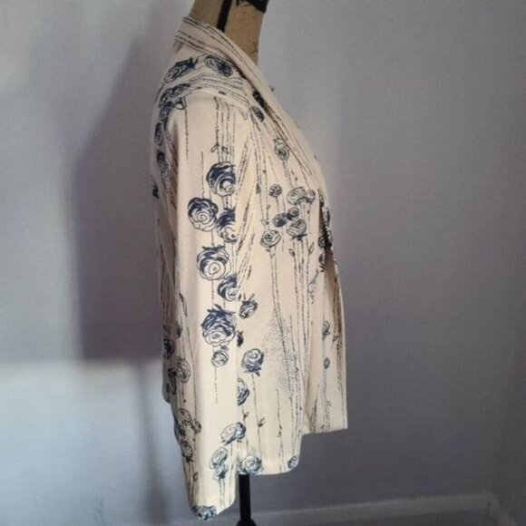 Vintage 70s Cream Navy Rose Print Button Shirt - Picture 6 of 13